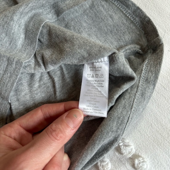 Men’s Everlane Pocket Tshirt. Size Large, shrunk to Medium. Stone green heather. - Picture 7 of 9